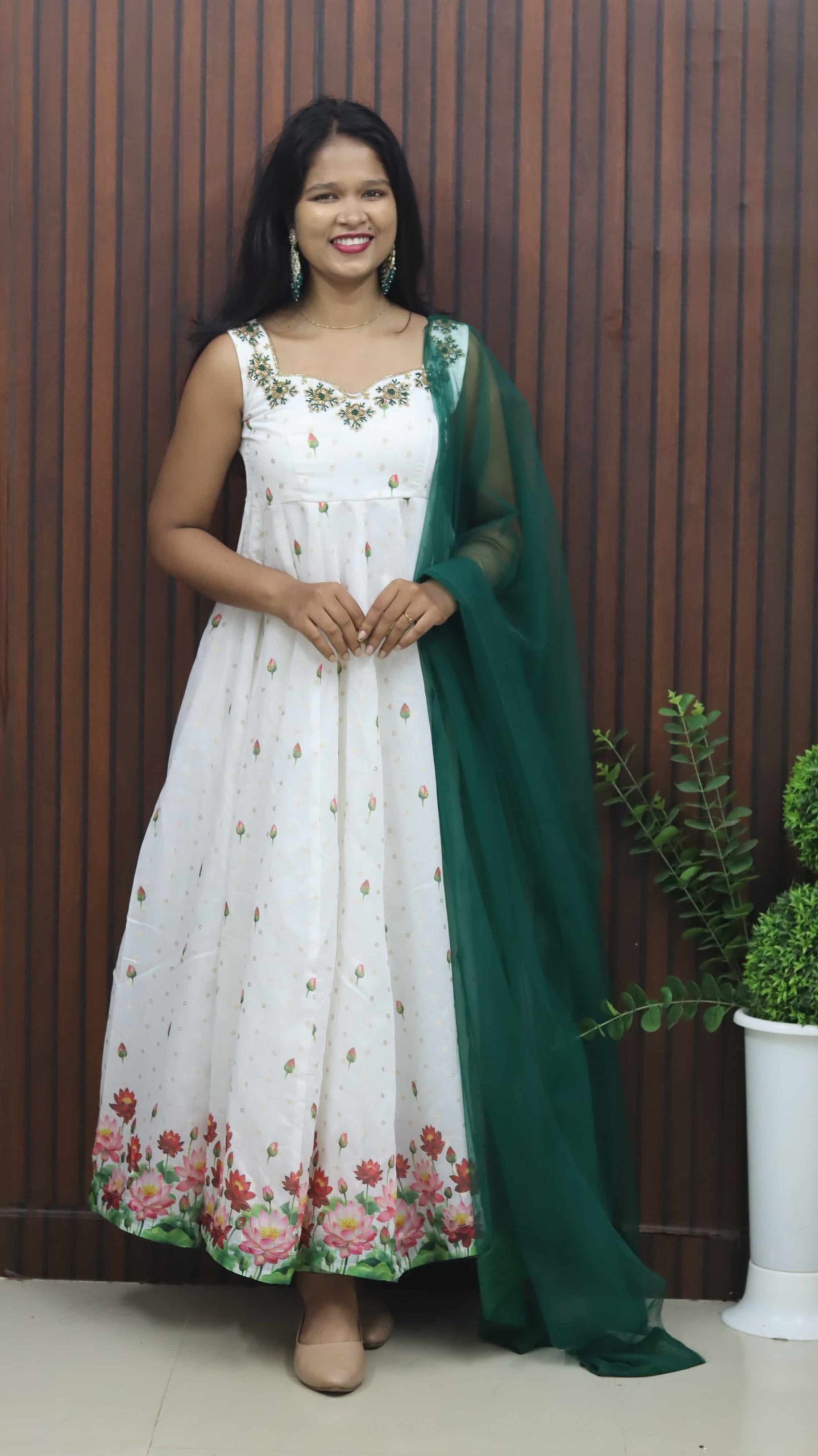 IMG_9666.JPG Elegant Panel Cut Top with Dupatta Set - Image 1