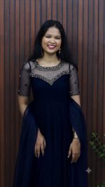 Elegant Panel Cut Kurti with Dhupatta - Image 4