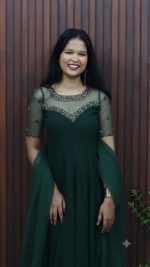 Elegant Panel Cut Kurti with Dhupatta - Image 3