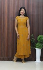 Elegant Three-Piece Set – Crop Top, Bottom & Worked Overcoat - Image 4